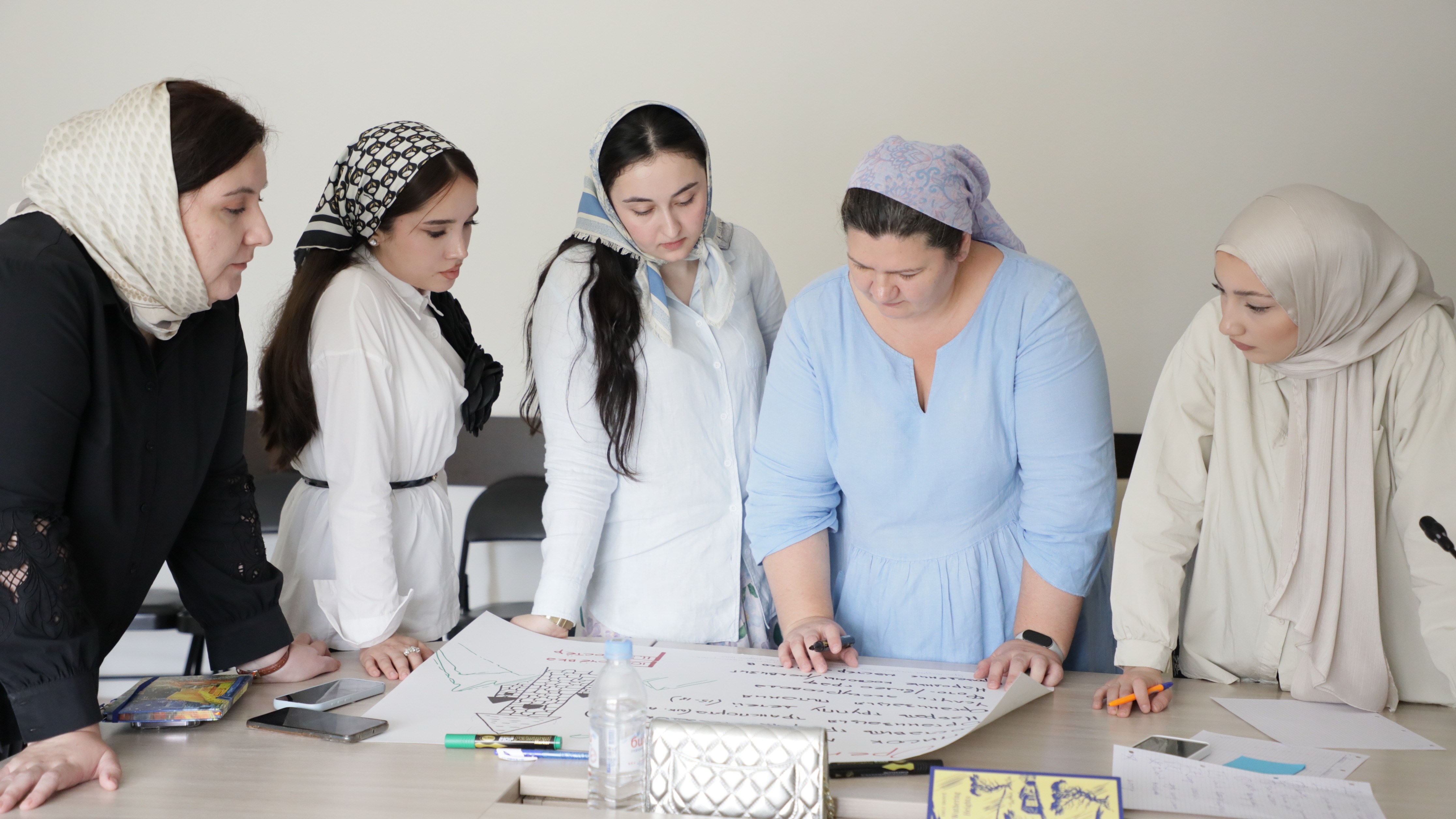 В Грозном продолжается реализация муниципального проекта «Дизайнеры образования»